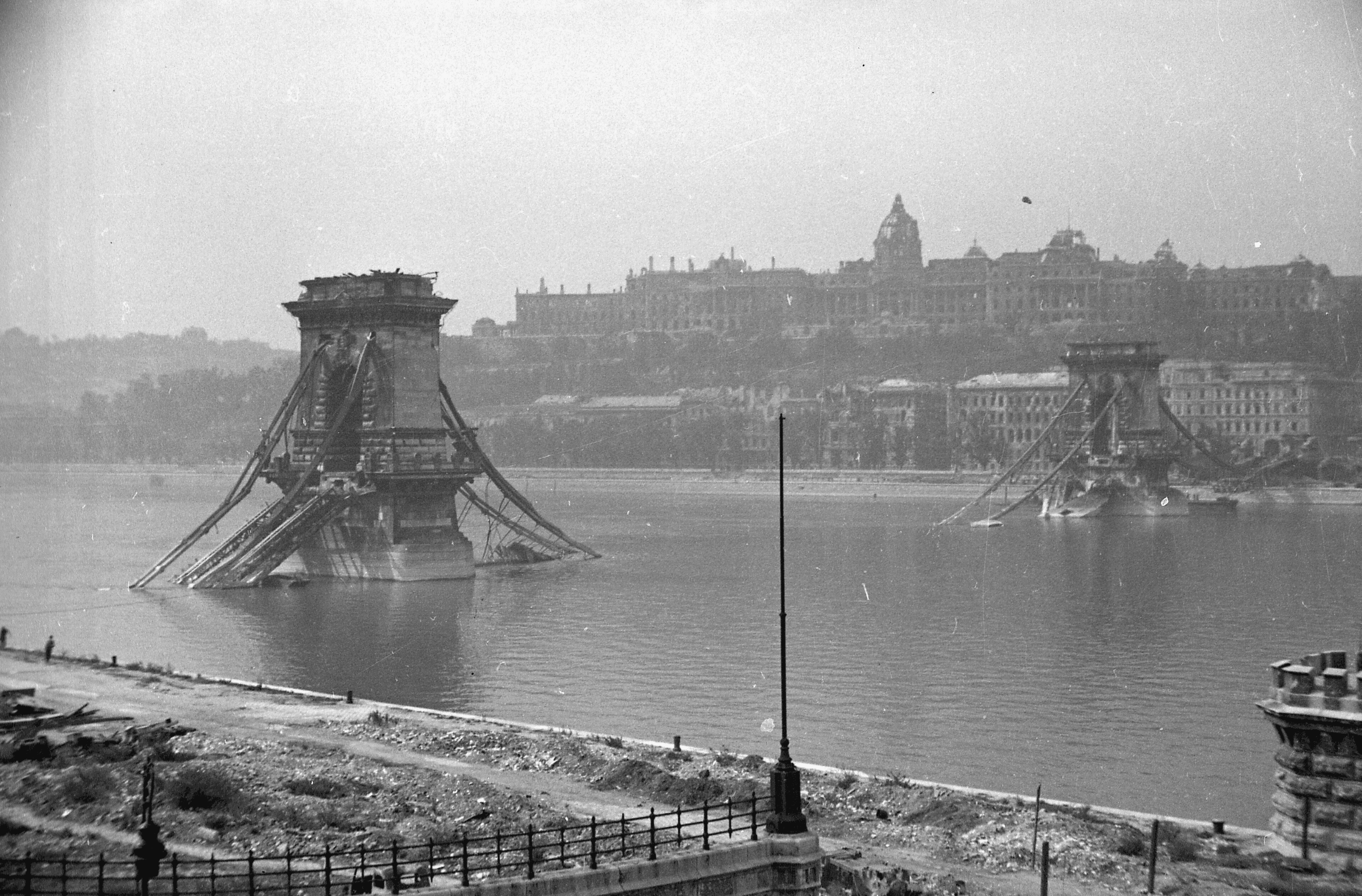 Arkivplate med ghetto-markeringer, gater og mørke kvartaler i Pest.